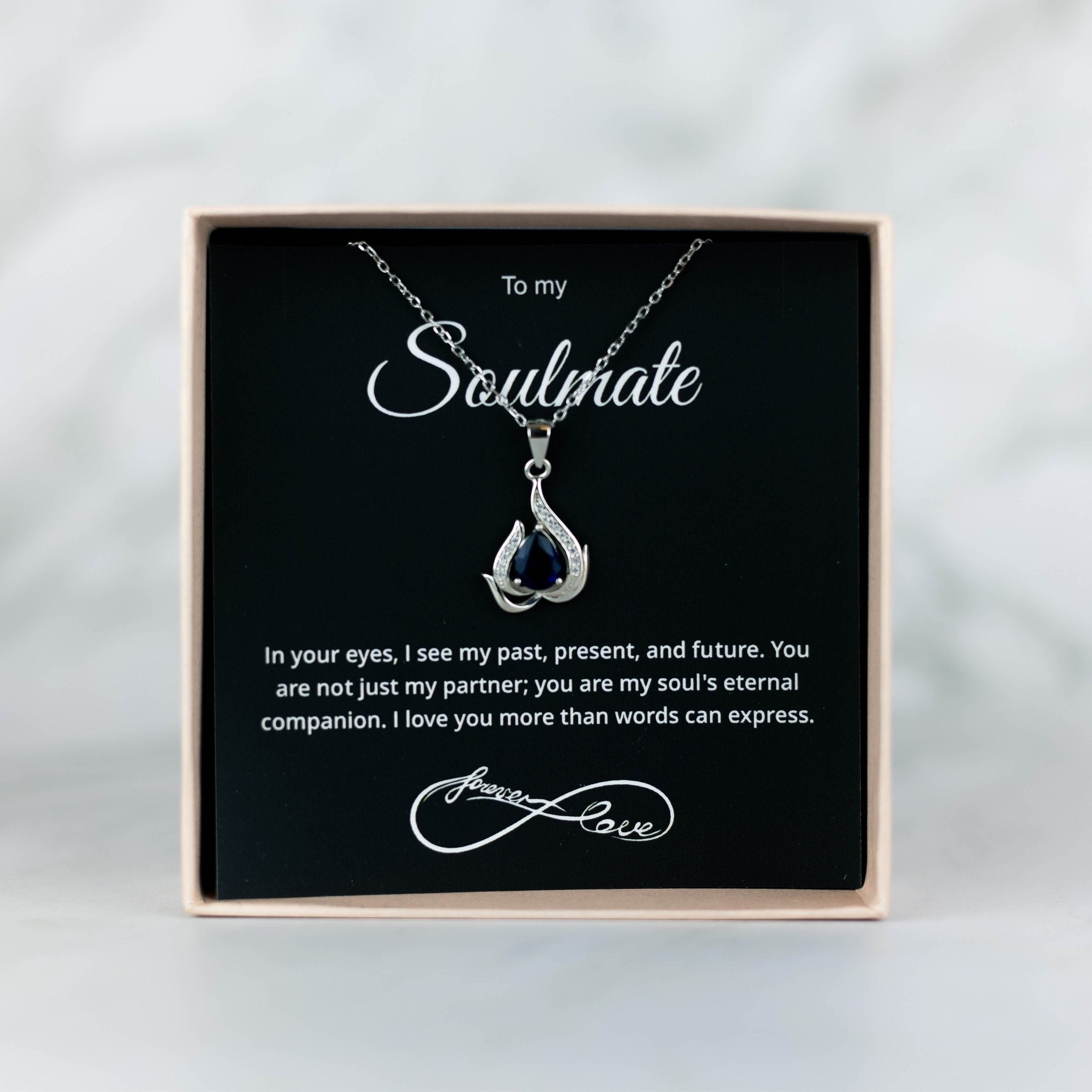 Nature's Harmony Leaf Pendant - Downtown Girl