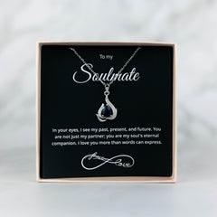 Nature's Harmony Leaf Pendant - Downtown Girl