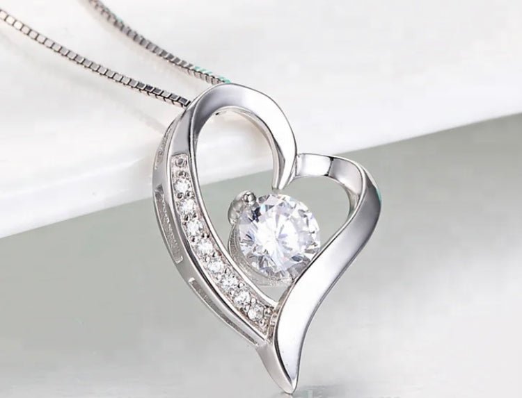 Eternal Love Offset Heart Pendant - Downtown Girl