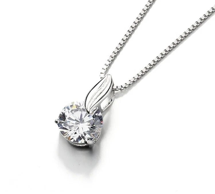 Majestic Diamond Leaf Pendant - Downtown Girl